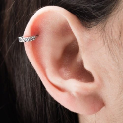 Alternative view of Aro de oro blanco macizo de 14 Kt. con 5 Zirconias