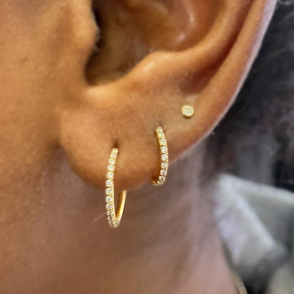 Aro con baño de oro 24 Kt. y Zirconias de Swarovski® - Imagen 3