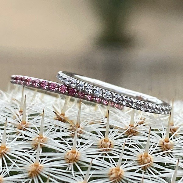 Aro de acero 316L y Zirconias de Swarovski® rosa - Imagen 3