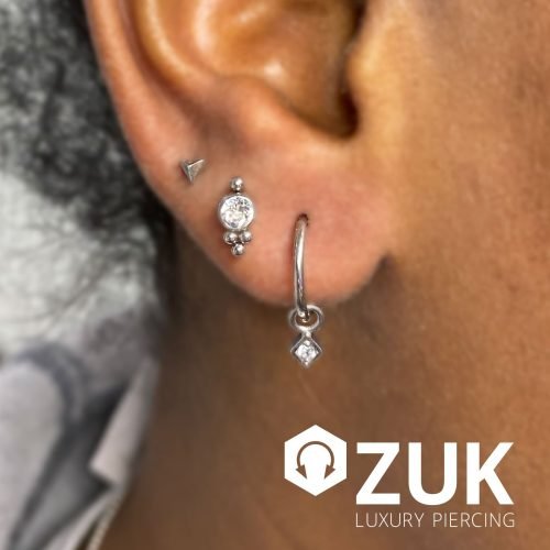 Alternative view of Aro liso de titanio con bisagra