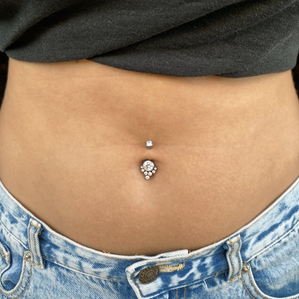 Piercing de ombligo con 9 zirconias - Imagen 2