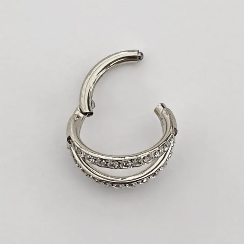 Alternative view of Aro de titanio triple con zirconias para hélix