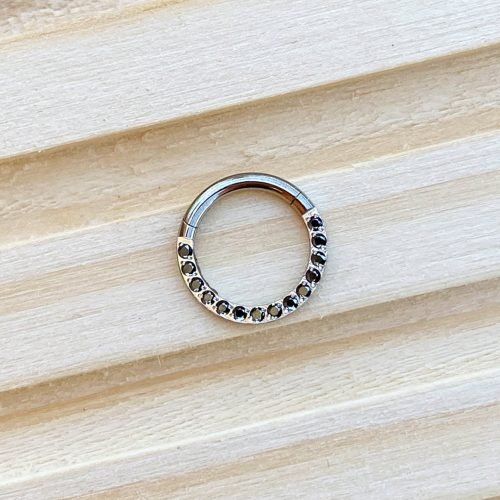 Clicker de titanio con zirconias frontales color negro