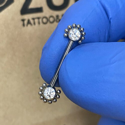 Piercing de titanio y circonias para pezón. ZUK Tattoo Piercing