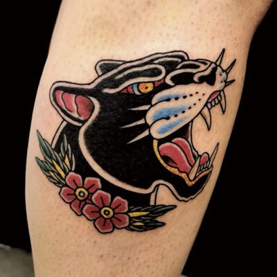 Tatuaje Old School en Lleida. ZUK Tattoo Piercing